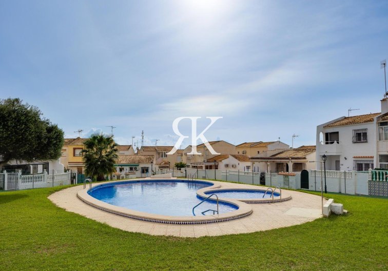 Revente - villa - Orihuela Costa - La Florida