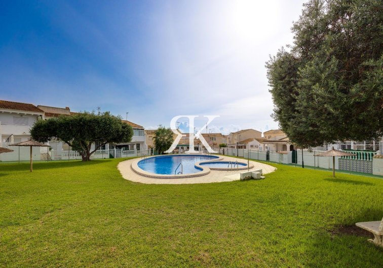 Revente - villa - Orihuela Costa - La Florida