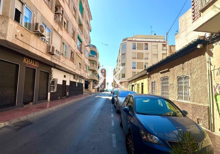 Revente - Appartement - Torrevieja - Paseo Maritimo