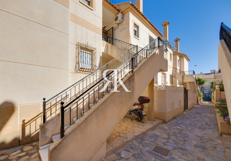 Revente - Bungalow - Torrevieja - Aguas Nuevas