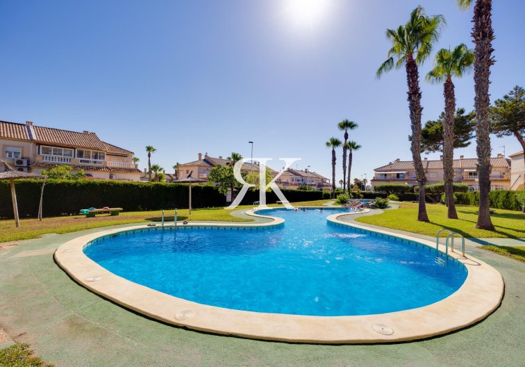 Revente - Bungalow - Torrevieja - Aguas Nuevas