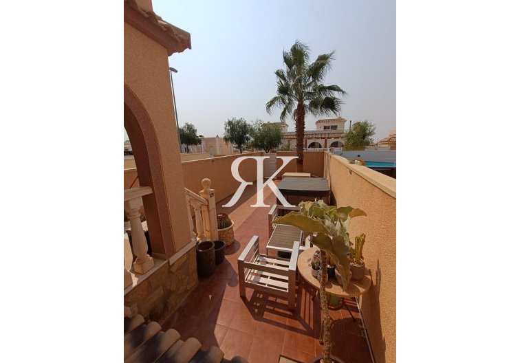 Herverkoop - town house - Avileses - Jerónimo Y Avileses