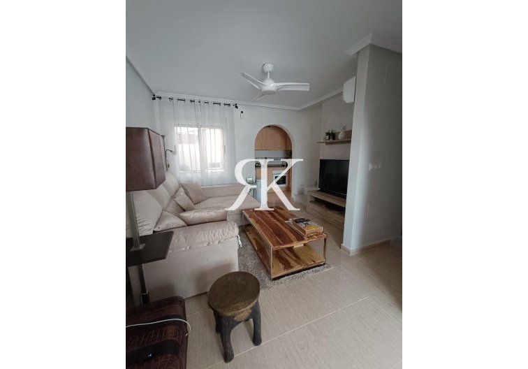 Herverkoop - town house - Avileses - Jerónimo Y Avileses