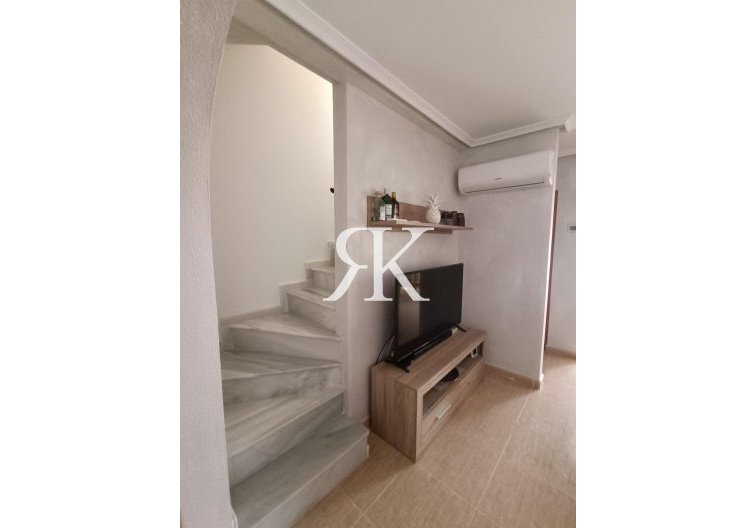 Herverkoop - town house - Avileses - Jerónimo Y Avileses