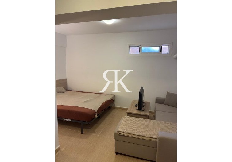 Herverkoop - town house - Avileses - Jerónimo Y Avileses