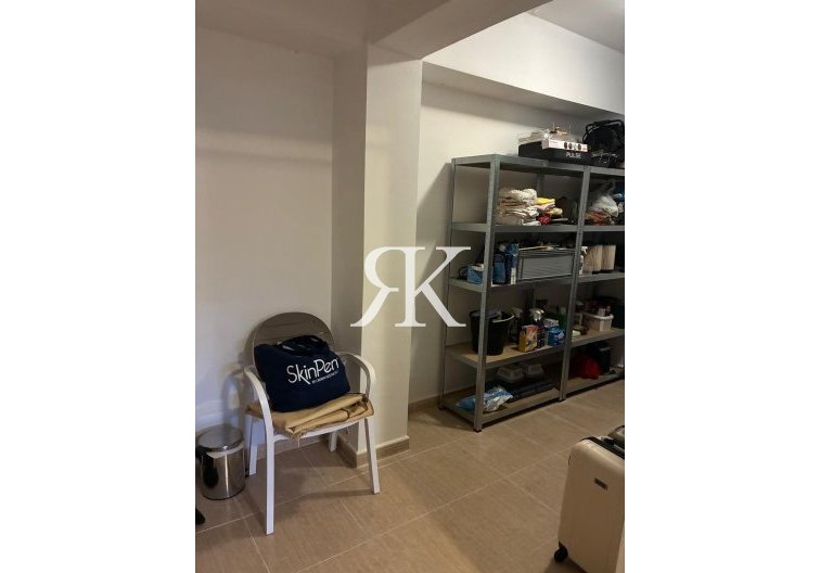 Herverkoop - town house - Avileses - Jerónimo Y Avileses