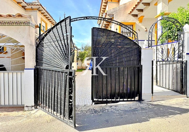 Wiederverkauf - town house - Orihuela Costa - Costa Blanca