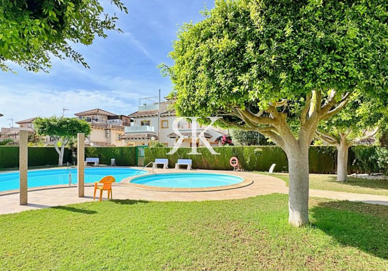 Wiederverkauf - town house - Orihuela Costa - Costa Blanca