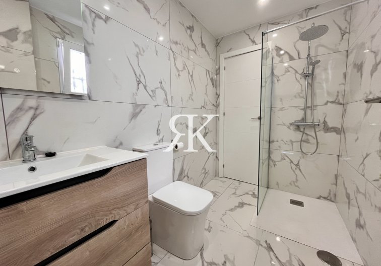 Resale - Apartment - Villamartin - Costa Blanca