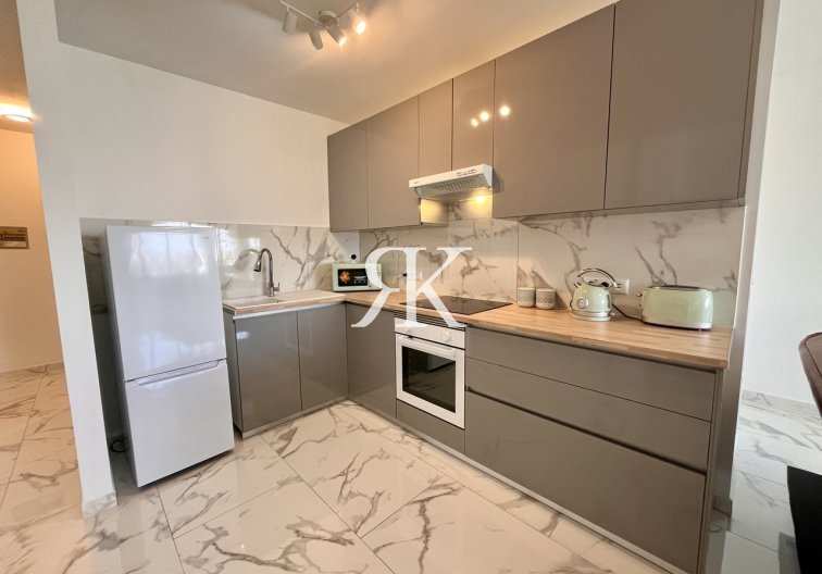 Resale - Apartment - Villamartin - Costa Blanca