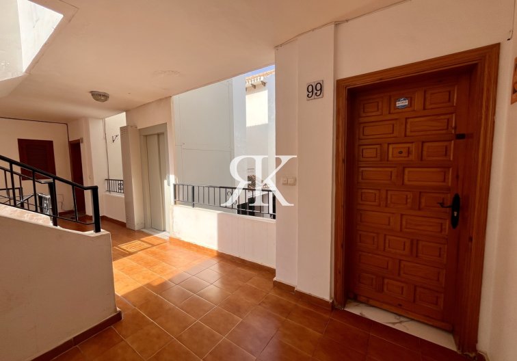 Resale - Apartment - Villamartin - Costa Blanca