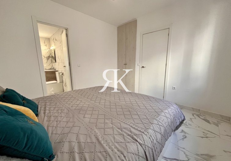 Resale - Apartment - Villamartin - Costa Blanca