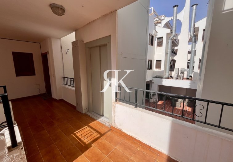 Resale - Apartment - Villamartin - Costa Blanca