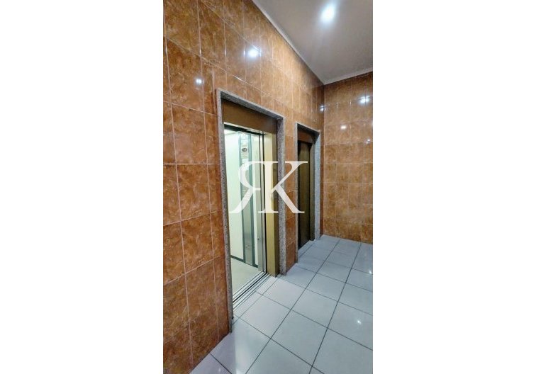 Resale - Apartment - Torrevieja - Playa de los Locos