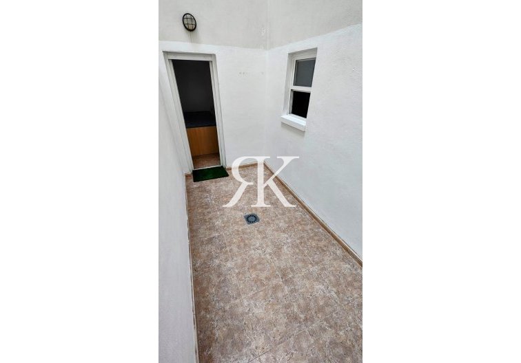 Resale - Apartment - Torrevieja - Playa de los Locos