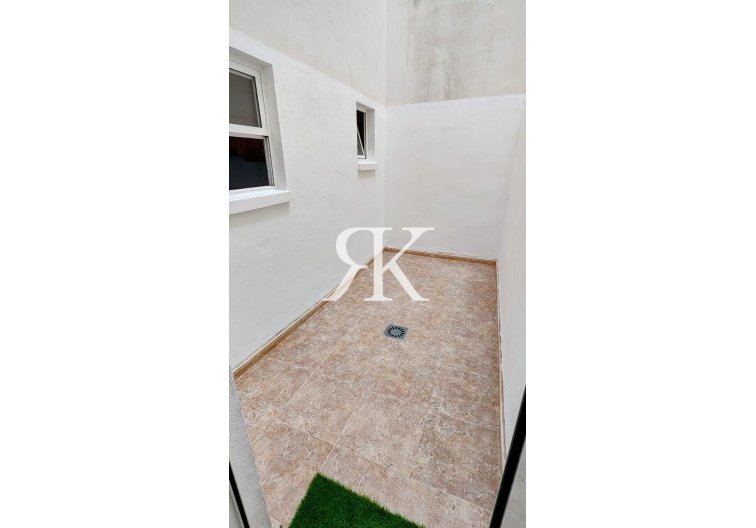 Resale - Apartment - Torrevieja - Playa de los Locos