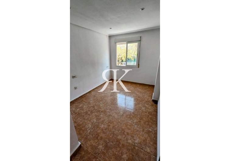 Resale - Apartment - Torrevieja - Playa de los Locos