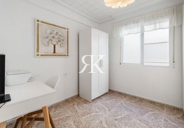Resale - Apartment - Torrevieja - Playa del Cura