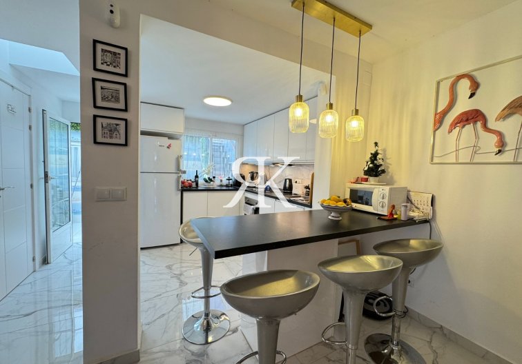 Resale - town house - Torrevieja - Costa Blanca