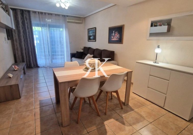 Segunda mano - town house - Torrevieja - Torreblanca