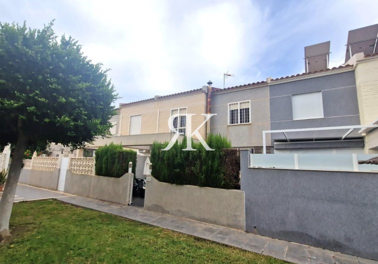 Segunda mano - town house - Torrevieja - Torreblanca