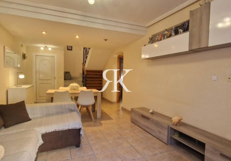 Segunda mano - town house - Torrevieja - Torreblanca