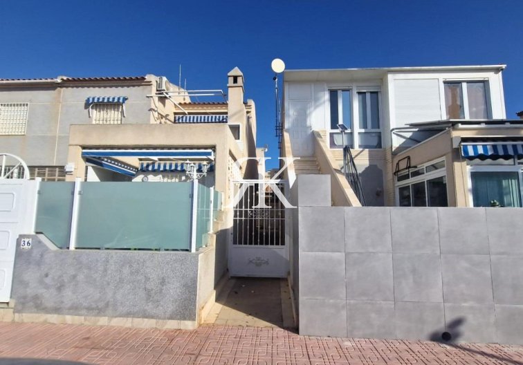 Segunda mano - town house - Torrevieja - Torreblanca