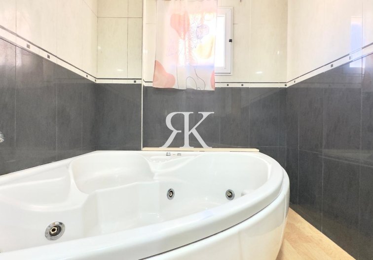 Herverkoop - Appartement - Torrevieja - Centro