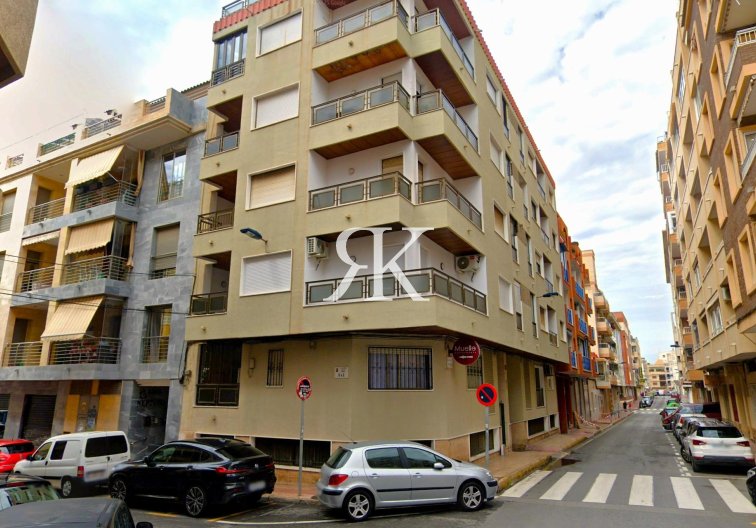 Revente - Appartement - Torrevieja - Paseo Maritimo