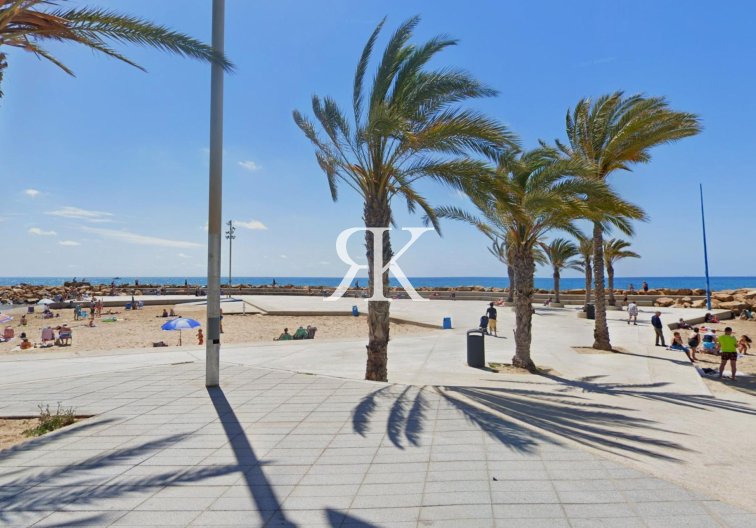 Revente - Appartement - Torrevieja - Paseo Maritimo