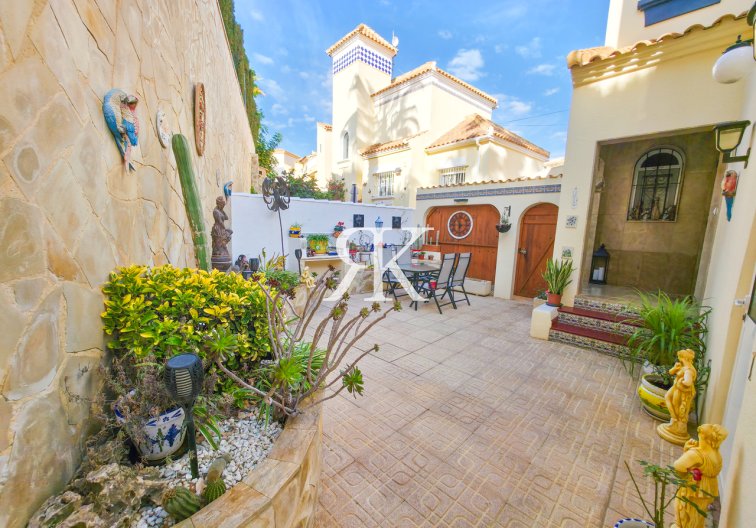Herverkoop - villa - Villamartin - Costa Blanca
