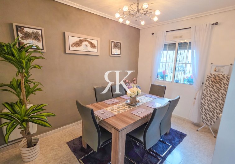 Herverkoop - villa - Villamartin - Costa Blanca