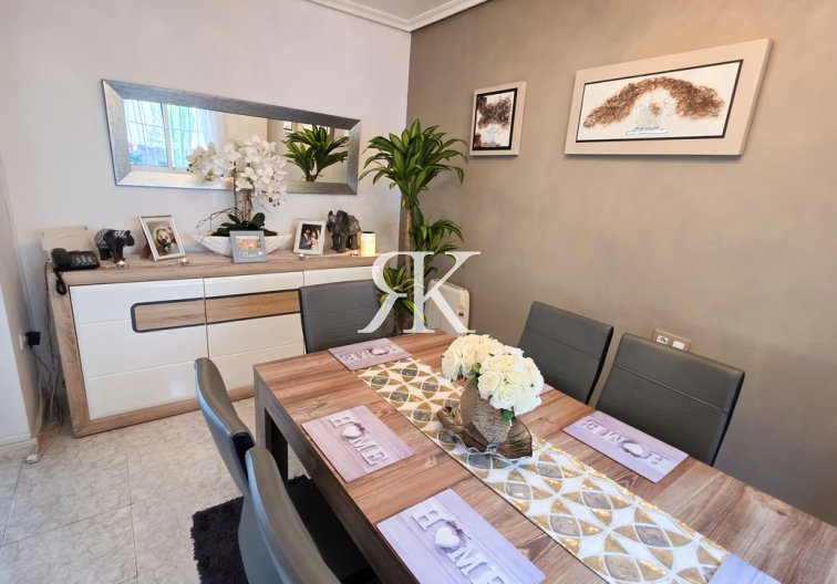 Herverkoop - villa - Villamartin - Costa Blanca