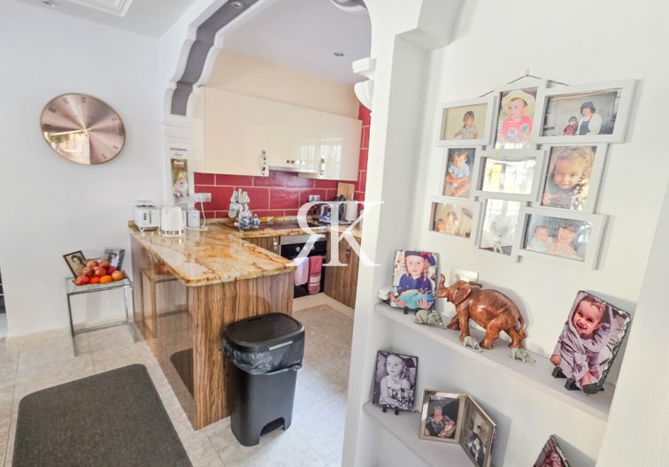 Herverkoop - villa - Villamartin - Costa Blanca