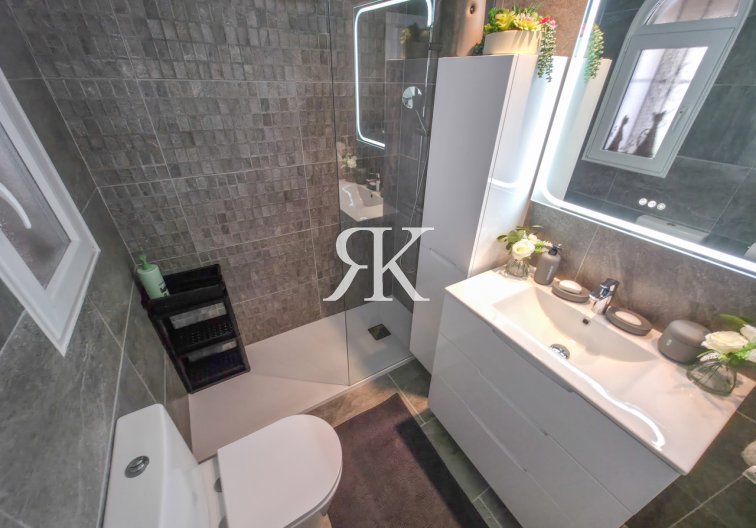 Herverkoop - villa - Villamartin - Costa Blanca