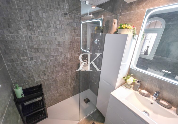 Herverkoop - villa - Villamartin - Costa Blanca