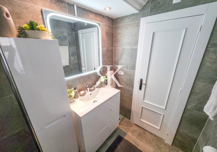 Herverkoop - villa - Villamartin - Costa Blanca