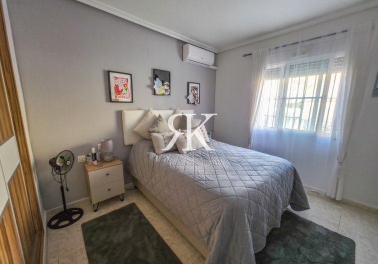 Herverkoop - villa - Villamartin - Costa Blanca