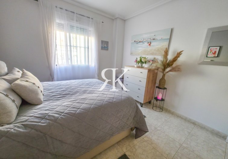 Herverkoop - villa - Villamartin - Costa Blanca