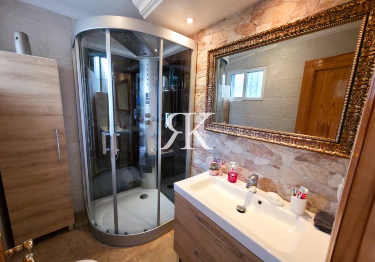 Herverkoop - villa - Villamartin - Costa Blanca