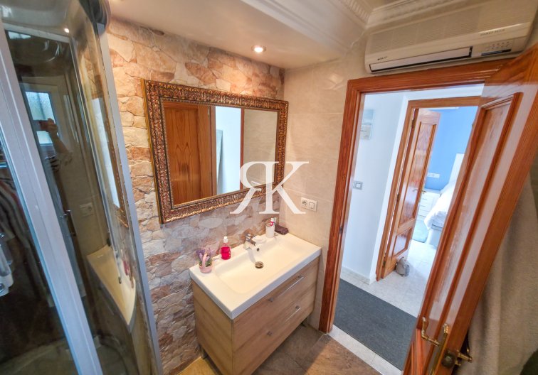 Herverkoop - villa - Villamartin - Costa Blanca