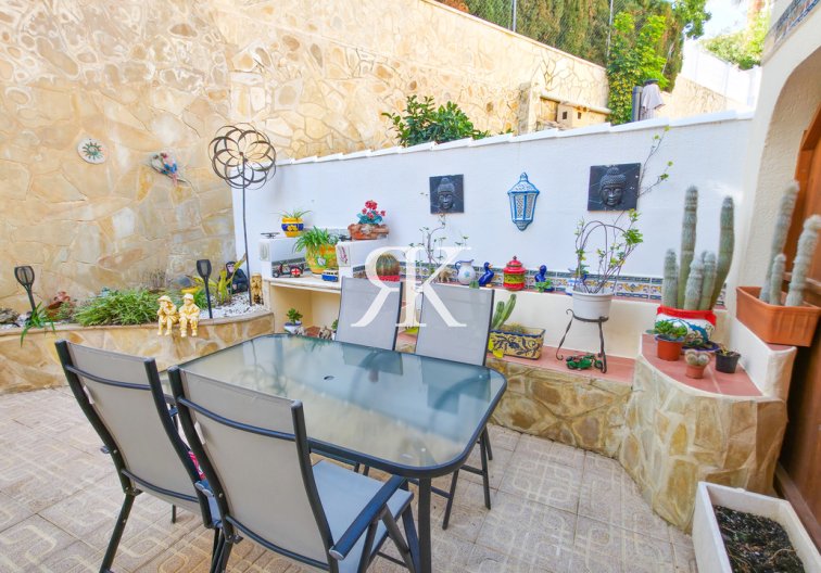 Herverkoop - villa - Villamartin - Costa Blanca