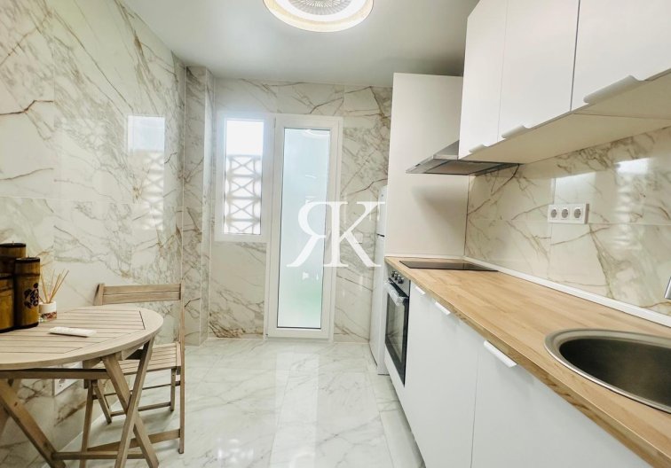 Herverkoop - Appartement - Torrevieja - Playa del Cura