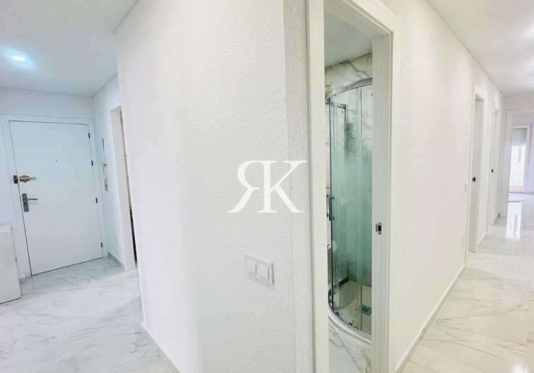 Herverkoop - Appartement - Torrevieja - Playa del Cura