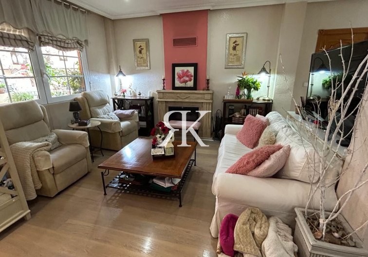 Segunda mano - villa - Los Montesinos - Costa Blanca