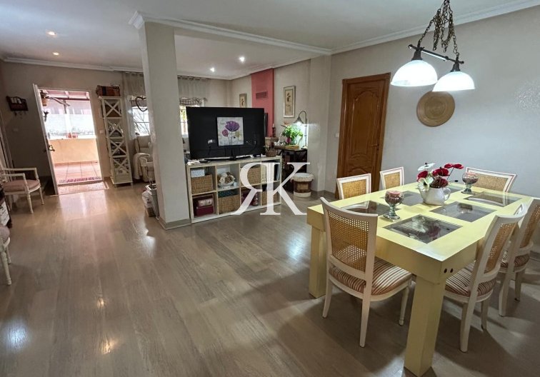 Segunda mano - villa - Los Montesinos - Costa Blanca