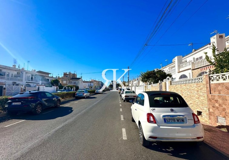 Resale - town house - Torrevieja - Estacion De Autobuses