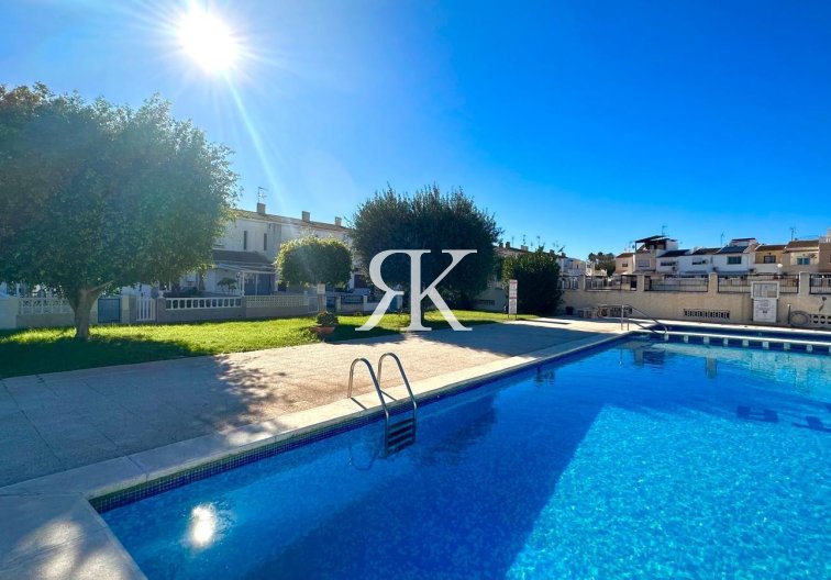 Resale - town house - Torrevieja - Estacion De Autobuses