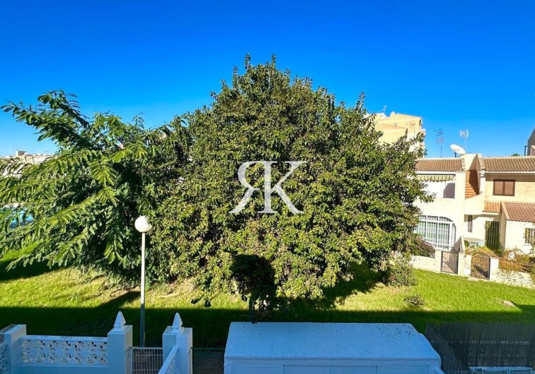 Resale - town house - Torrevieja - Estacion De Autobuses