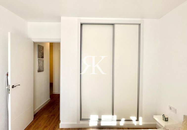 Resale - town house - Torrevieja - Estacion De Autobuses